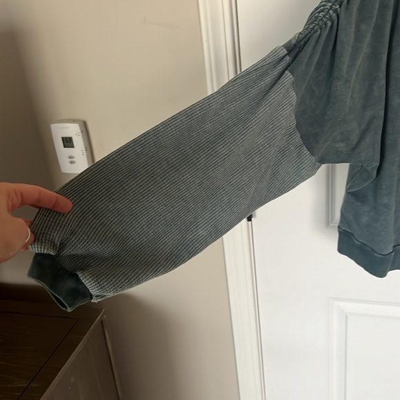 gimmicks by BKE Drop Shoulder Sweatshirt. - Picture 8 of 16